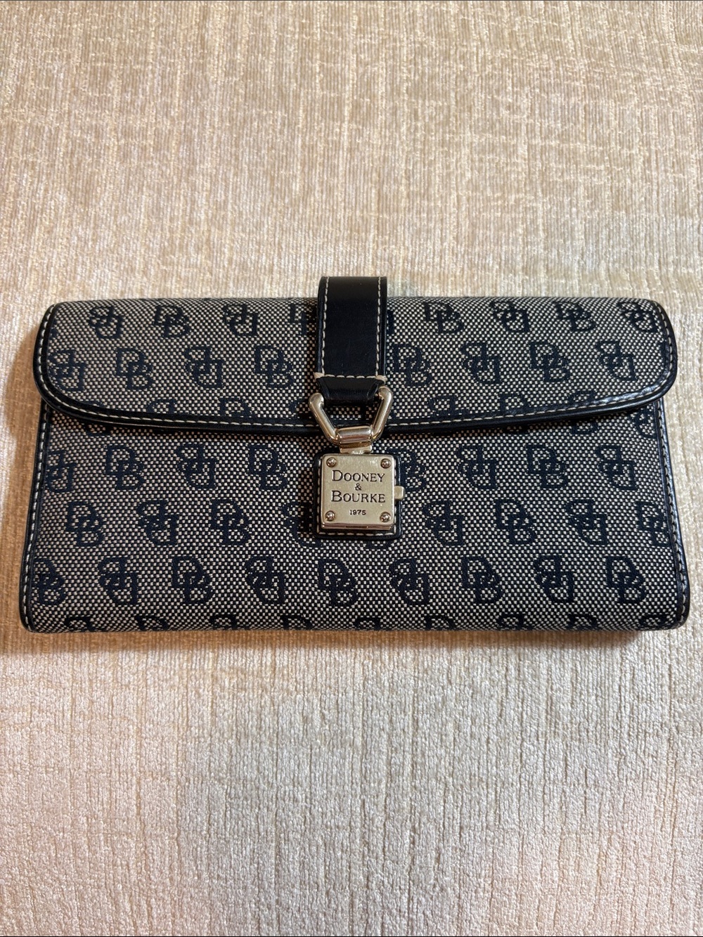 Vintage Dooney & Bourke Black and Cream Signature Continental Wallet